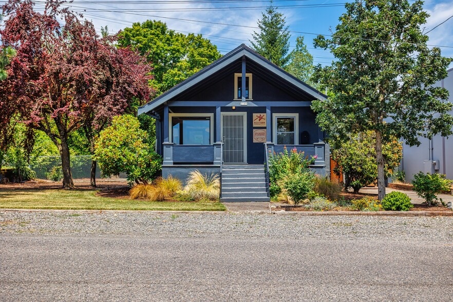 2105 SE Ochoco St, Portland, OR for sale - Building Photo - Image 2 of 53