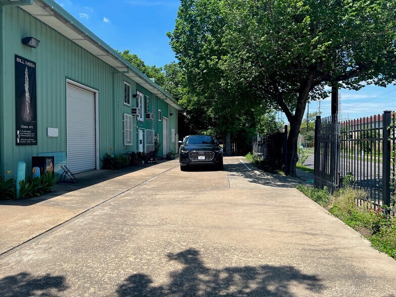 1907 Spring St, Houston, TX à louer - Photo du bâtiment - Image 2 de 8