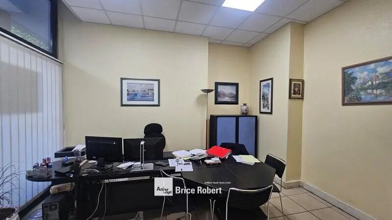 Office in Lyon for sale - Interior Photo - Image 1 of 4