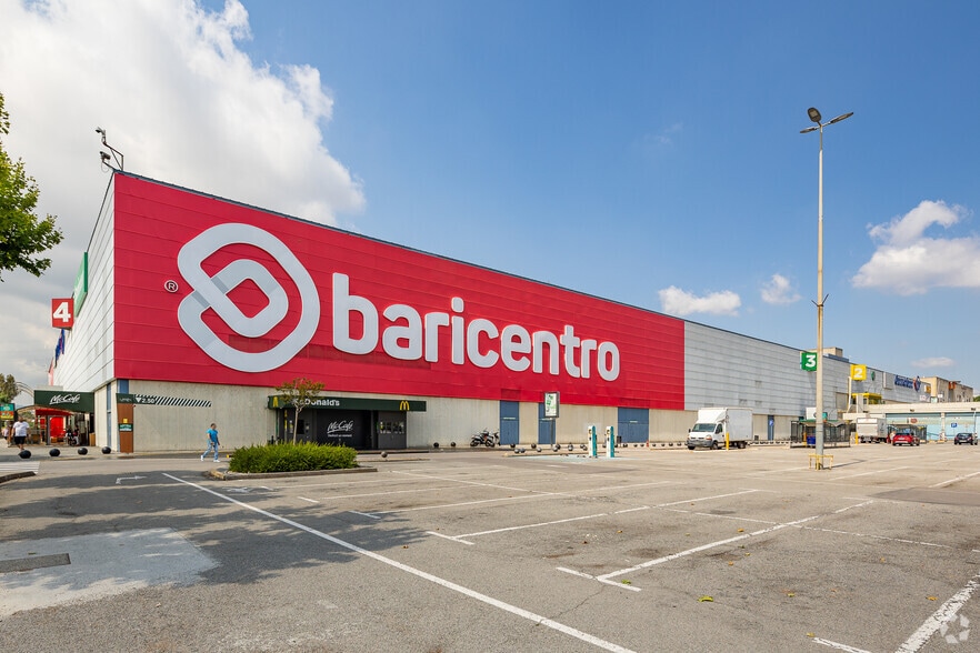 Retail in Barberà del Vallès, Barcelona for sale - Primary Photo - Image 1 of 7