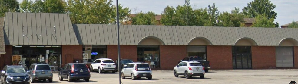 8574 Market St, Youngstown, OH for lease - Building Photo - Image 1 of 3