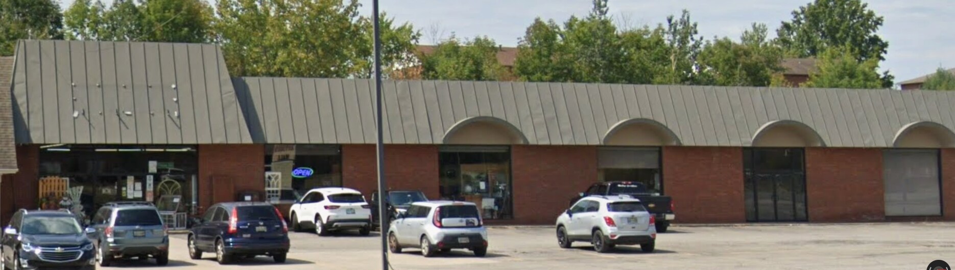 8574 Market St, Youngstown, OH for lease Building Photo- Image 1 of 4