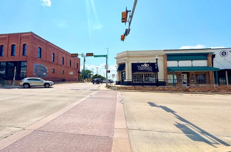 101 N Goliad, Rockwall, TX for lease - Building Photo - Image 3 of 8