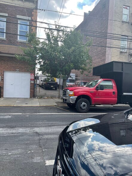 223 Oliver St, Newark, NJ à vendre - Photo du bâtiment - Image 2 de 4