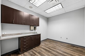 2817 S Mayhill Rd, Denton, TX for lease Interior Photo- Image 2 of 12