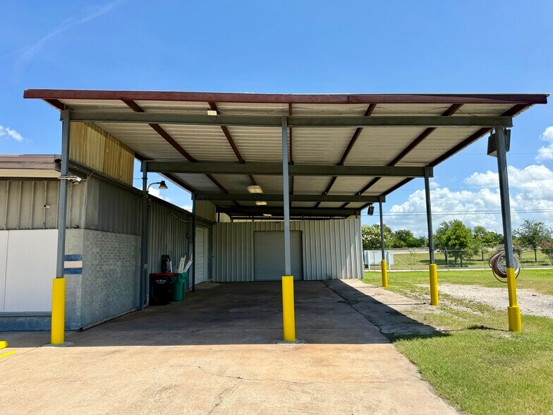 204 Schilling St, Baytown, TX à louer - Photo du bâtiment - Image 2 de 16