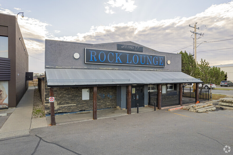 1610 37th St SW, Calgary, AB for lease - Primary Photo - Image 2 of 2
