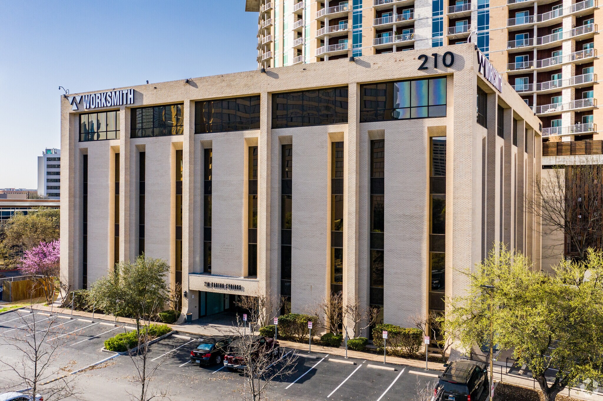 210 Barton Springs Rd, Austin, TX for lease Primary Photo- Image 1 of 9