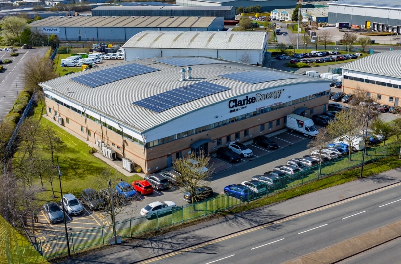 Multi-Let Industrial Investment portfolio of 3 properties for sale on LoopNet.ca - Building Photo - Image 3 of 7