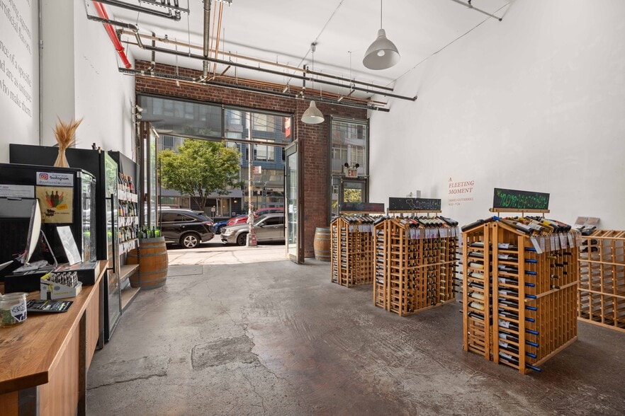 211 N 11th St, Brooklyn, NY for lease - Interior Photo - Image 3 of 9