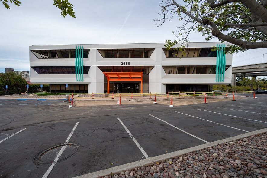 2650 Camino del Rio N, San Diego, CA for lease - Building Photo - Image 1 of 52