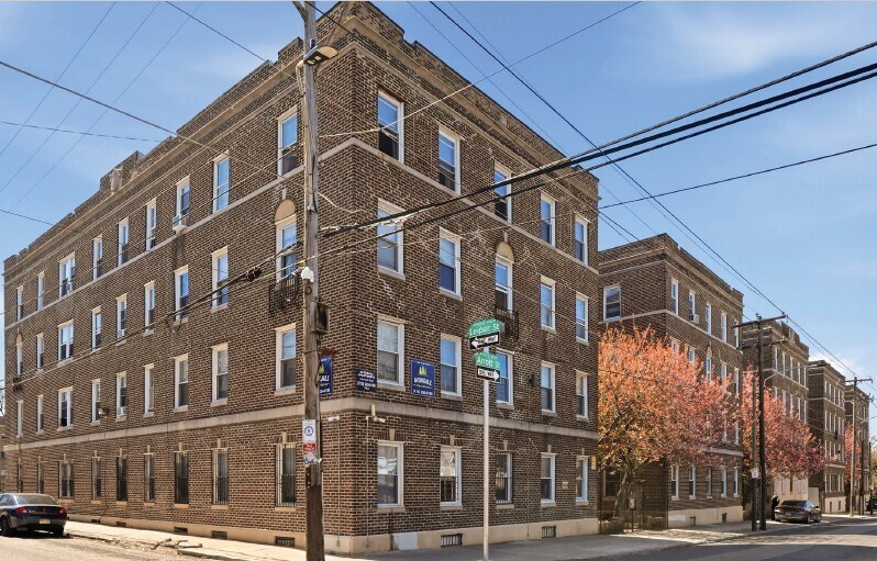4628 Leiper St, Philadelphia, PA à vendre - Photo principale - Image 1 de 11