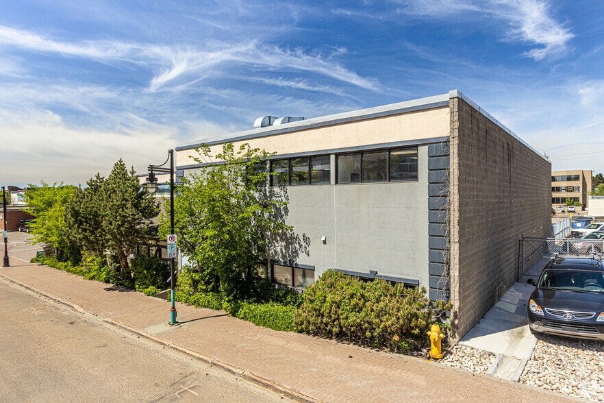 25 St Michael St, St. Albert, AB à louer - Photo du bâtiment - Image 2 de 6