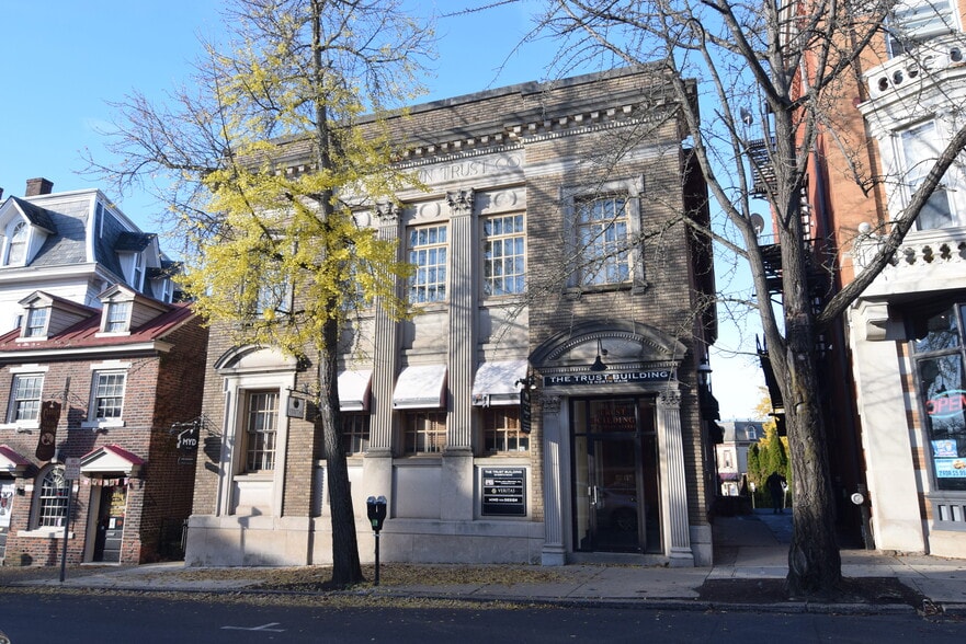 18 N Main St, Doylestown, PA à louer - Photo du bâtiment - Image 2 de 7