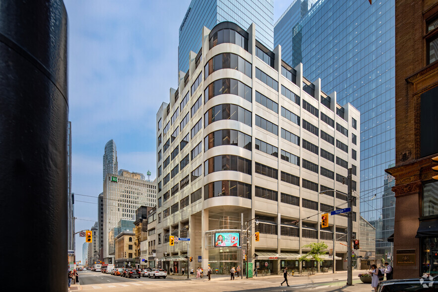 1 Richmond St W, Toronto, ON for lease - Building Photo - Image 1 of 5