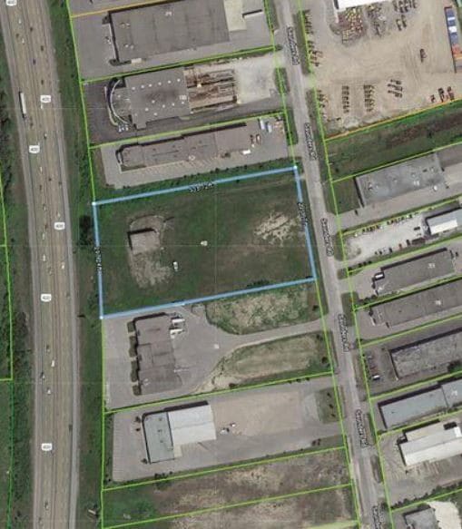 40 Saunders Rd, Barrie, ON à vendre Photo principale- Image 1 de 1