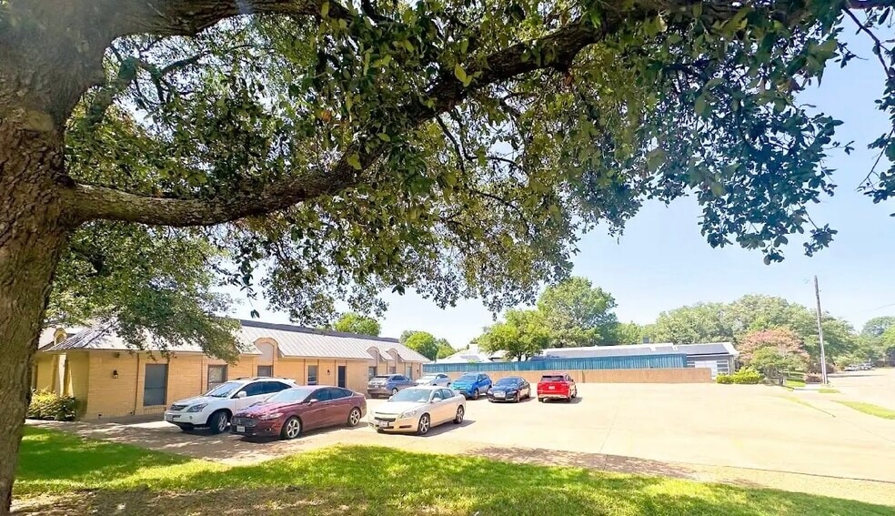 600 W Campbell Rd, Richardson, TX à vendre - Photo du bâtiment - Image 3 de 6