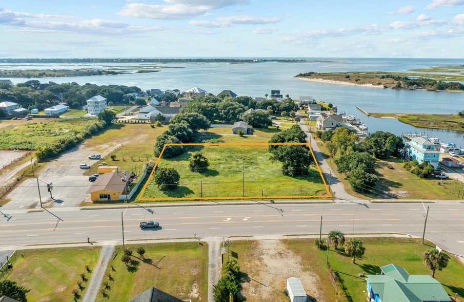 406 Cedar Point Blvd, Cedar Point, NC for sale - Aerial - Image 1 of 5