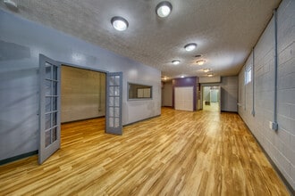 5403 Western Ave, Knoxville, TN for lease Interior Photo- Image 1 of 15