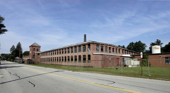 Plus de détails pour 120 Gilboa St, Douglas, MA - Industriel à louer