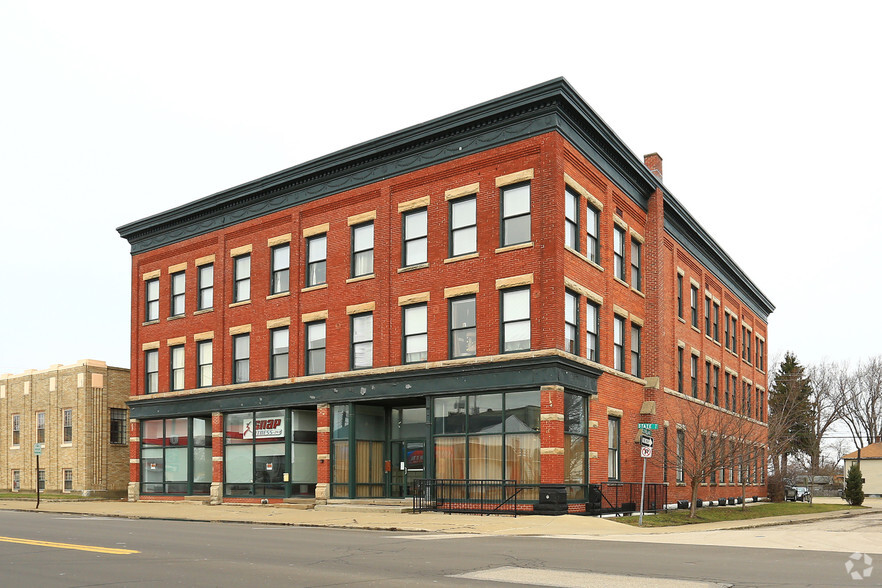 230-236 State St, Conneaut, OH for sale - Building Photo - Image 1 of 1