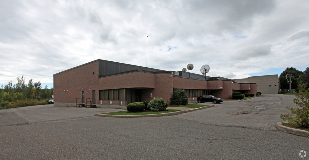 291-293 Clements Rd W, Ajax, ON for lease - Primary Photo - Image 1 of 2