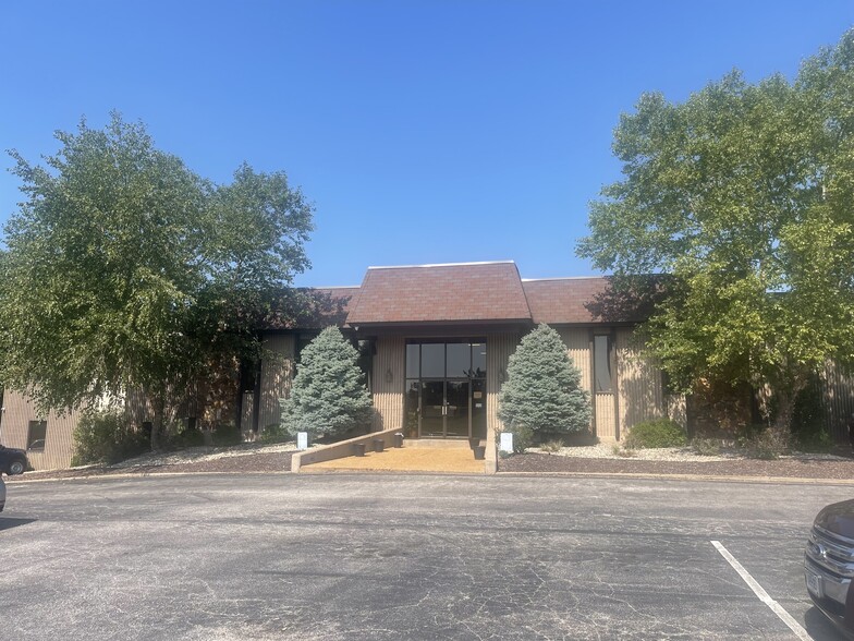 11520 St. Charles Rock Rd, Bridgeton, MO for lease - Building Photo - Image 3 of 29