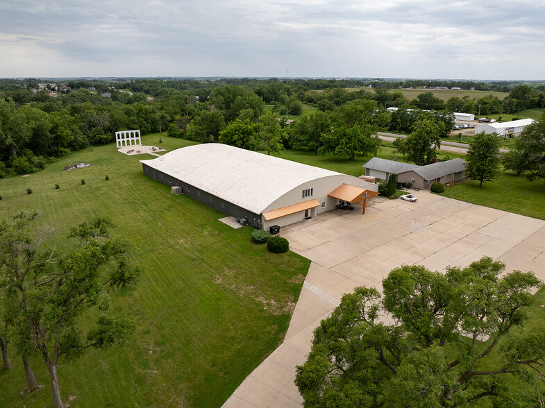 1611 1st Ave W, Newton, IA for sale - Building Photo - Image 1 of 17