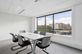 1-21 Avenue Edouard Belin, Rueil-Malmaison for lease Interior Photo- Image 2 of 22