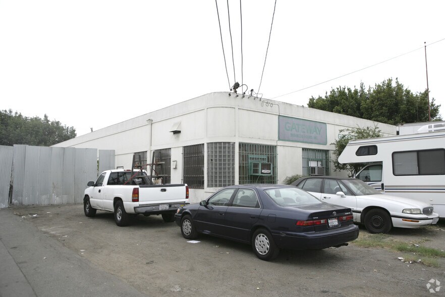 5120 Firestone Pl, South Gate, CA for sale - Building Photo - Image 3 of 9