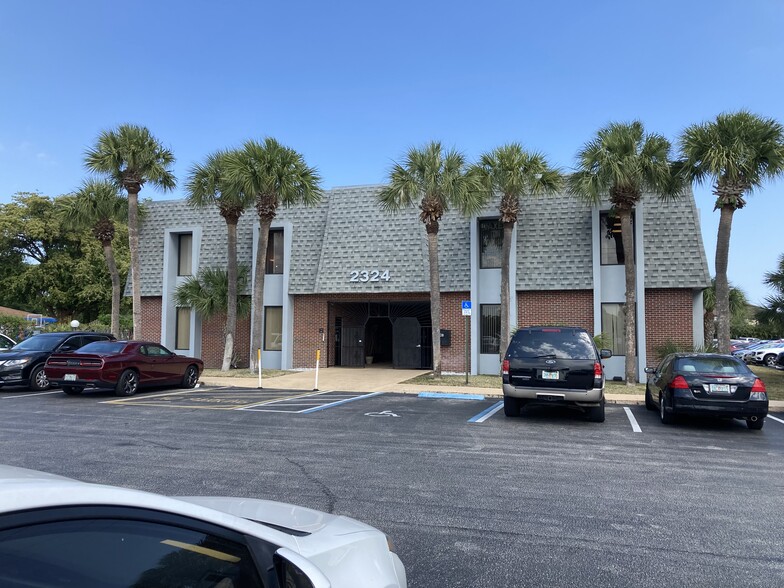 Bureau dans West Palm Beach, FL à vendre - Photo du bâtiment - Image 1 de 1