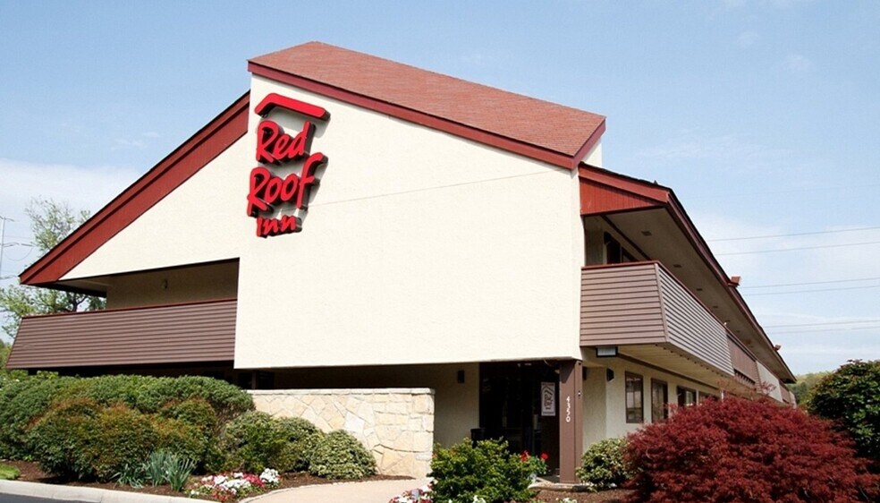 7480 Northwoods Blvd, Charleston, SC à vendre - Photo du bâtiment - Image 2 de 13