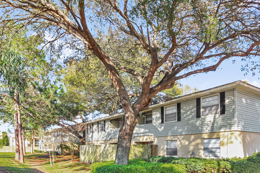 609 Golden Raintree Pl, Brandon, FL for sale - Building Photo - Image 3 of 20