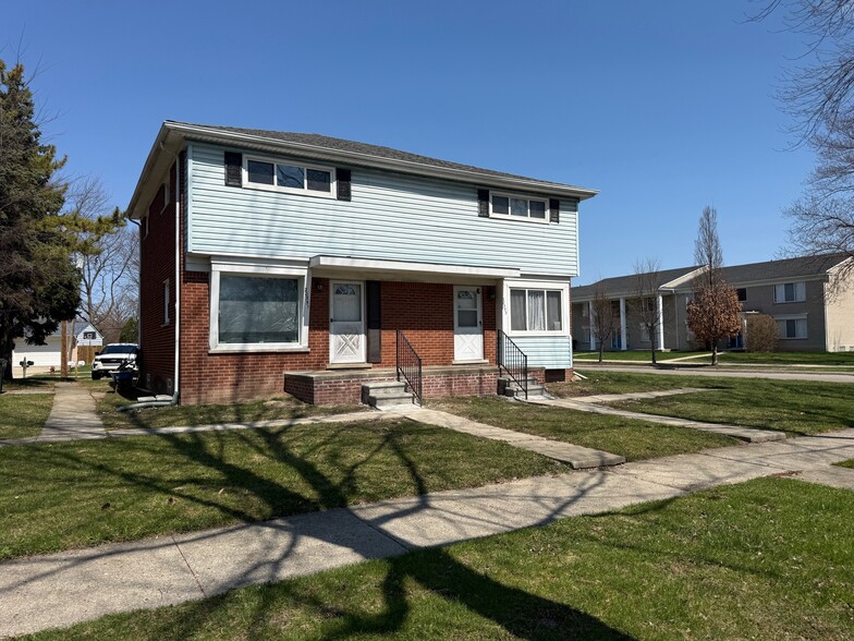 20351 E 8 Mile Rd, Saint Clair Shores, MI à vendre - Photo principale - Image 1 de 23