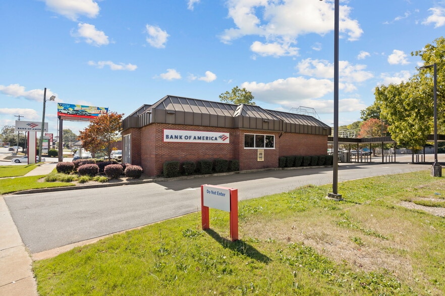 1601 Poinsett Hwy, Greenville, SC for sale - Building Photo - Image 3 of 9