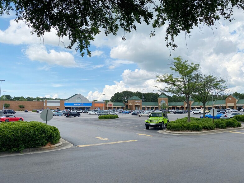 6500-6602 Glenwood Ave, Raleigh, NC à louer - Photo du bâtiment - Image 2 de 5