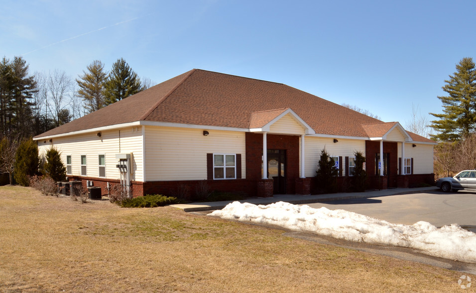 184 Edie Rd, Saratoga Springs, NY à vendre - Photo principale - Image 1 de 1