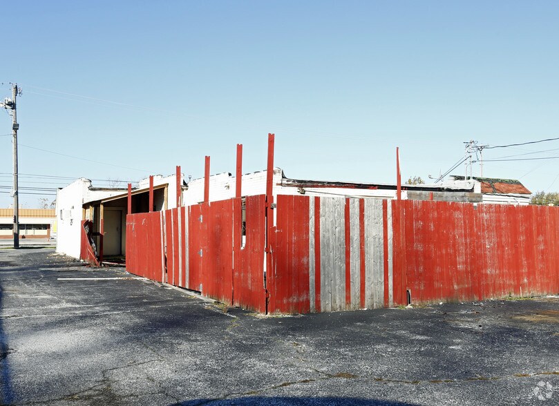 809 S Main St, Bowling Green, OH à louer - Photo du bâtiment - Image 2 de 3