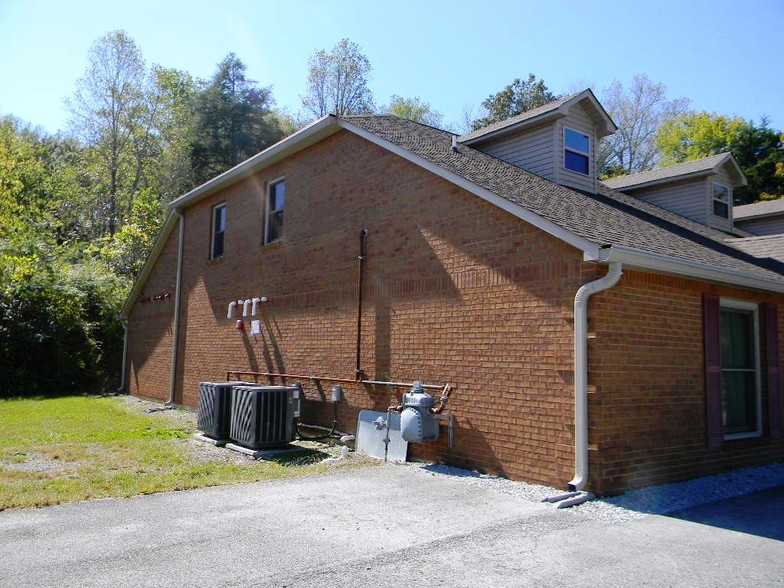 2215 S Roane St, Harriman, TN à vendre - Photo du bâtiment - Image 1 de 1