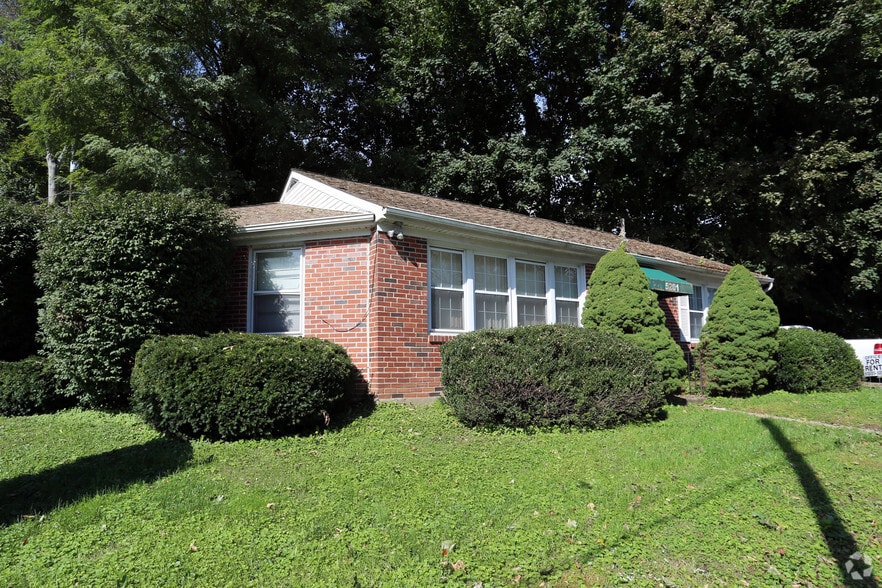 5201 Bella Vista Rd, Drexel Hill, PA for lease - Building Photo - Image 2 of 2