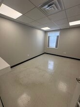 296 Chelmsford St, Chelmsford, MA à louer Photo intérieure- Image 2 de 2