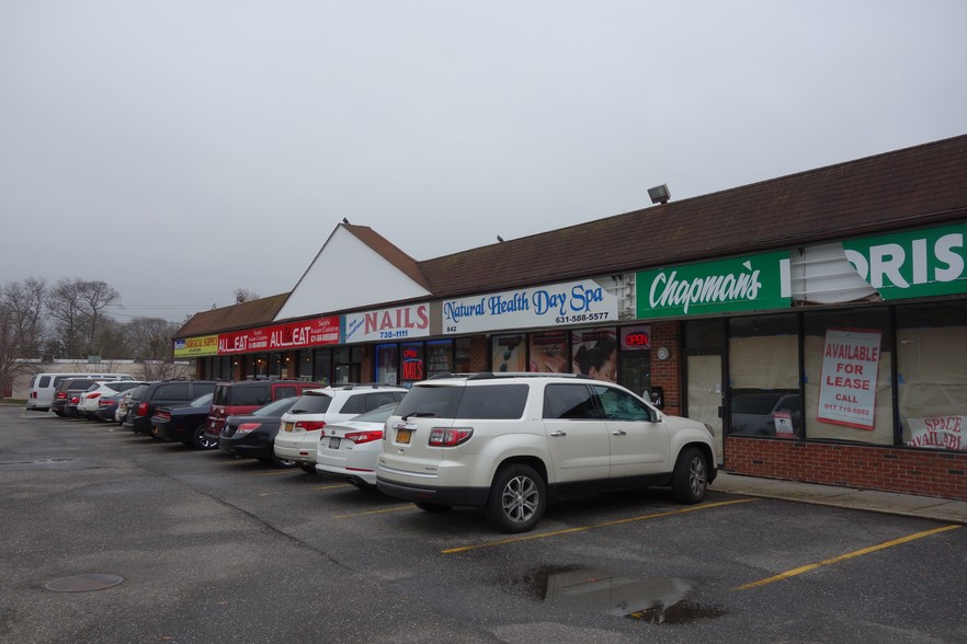 840-850 Portion Rd, Ronkonkoma, NY for lease - Building Photo - Image 3 of 3