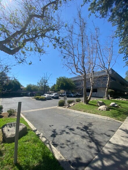 195 N Euclid Ave, Upland, CA à louer - Photo du bâtiment - Image 2 de 7