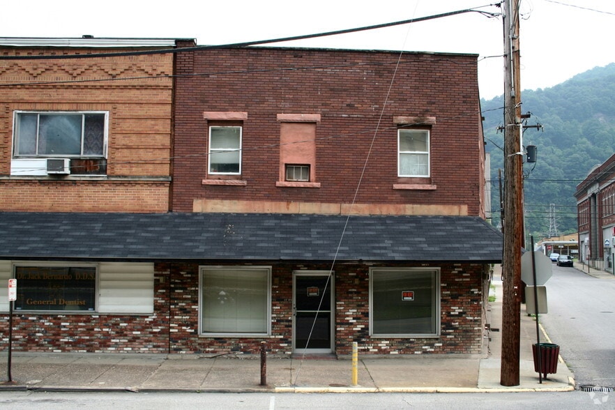 200 3rd Ave, Montgomery, WV for sale - Building Photo - Image 3 of 6