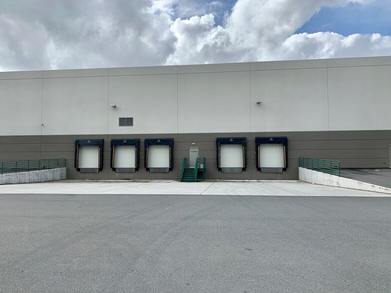 1470 Cader Ln, Petaluma, CA à louer - Photo du bâtiment - Image 2 de 10