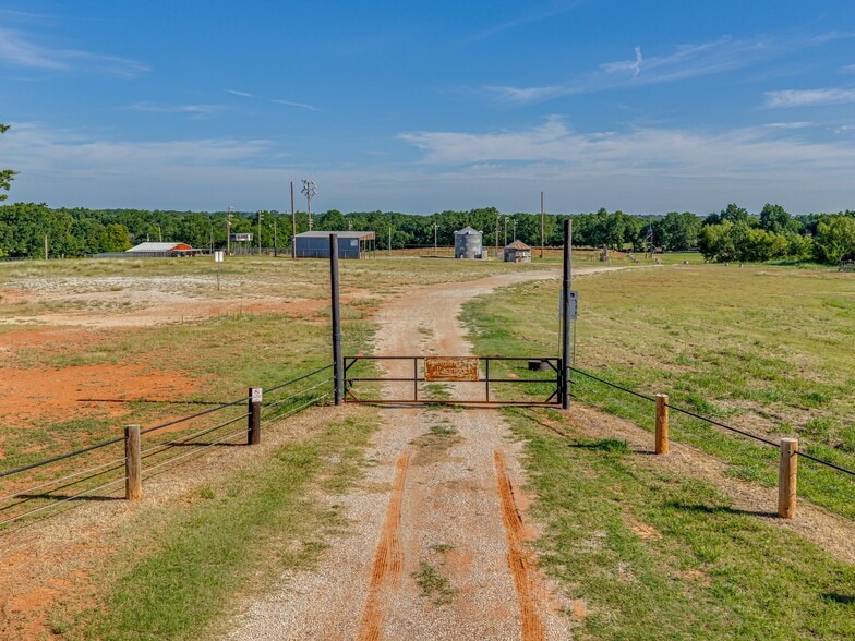343250 1000 Rd, Meeker, OK à vendre - Photo du bâtiment - Image 2 de 27
