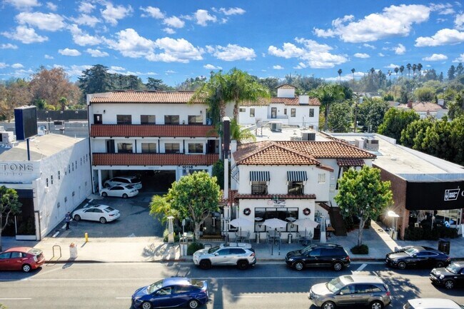 Plus de détails pour 10116-10120 Riverside Dr, Toluca Lake, CA - Bureau à vendre