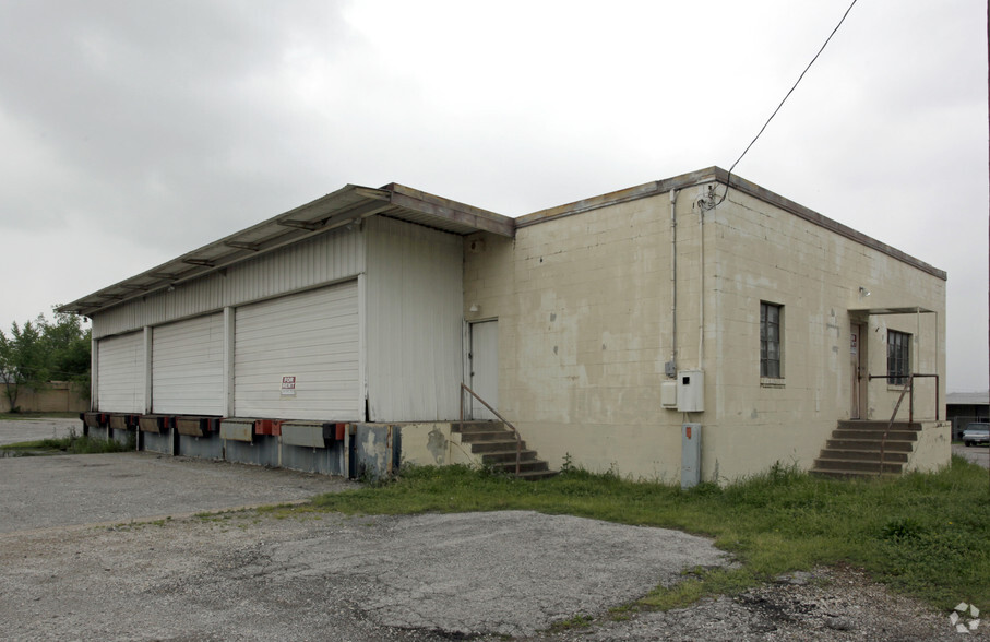 74 N Darlington Ave, Tulsa, OK for lease - Primary Photo - Image 1 of 2