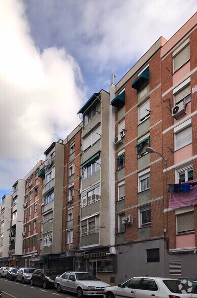 Calle Maximiliano, Madrid, Madrid for lease - Building Photo - Image 2 of 2