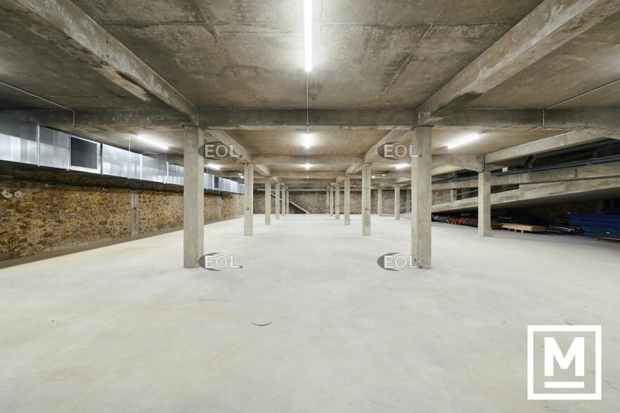 Industrial in Montreuil for lease - Building Photo - Image 2 of 45